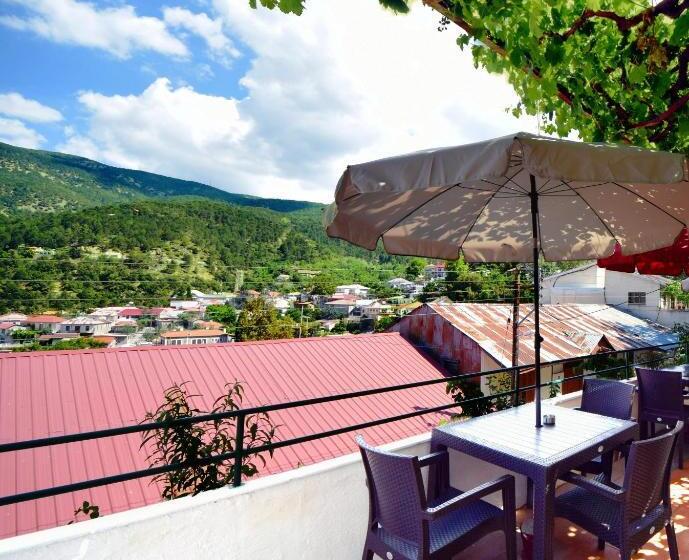 בית מלון כפרי Christys Palace