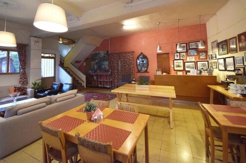 בית מלון כפרי Christys Palace