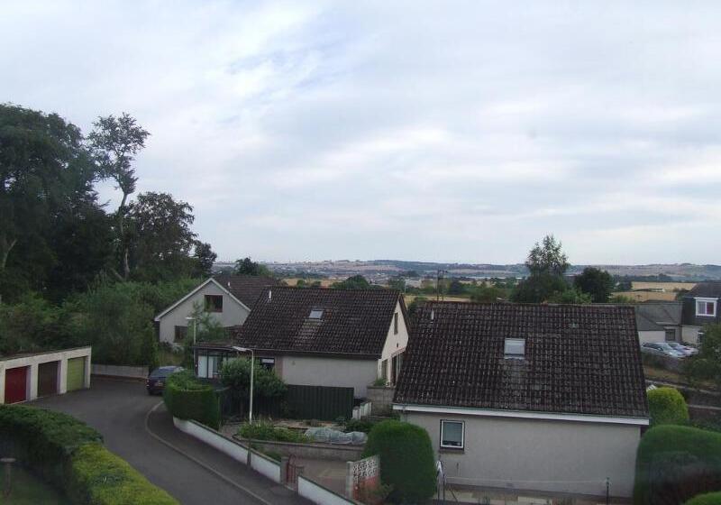 Hillside Hotel & Restaurant