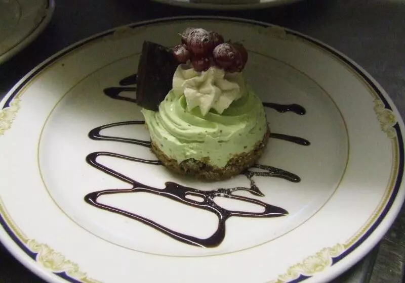 Hillside Hotel & Restaurant