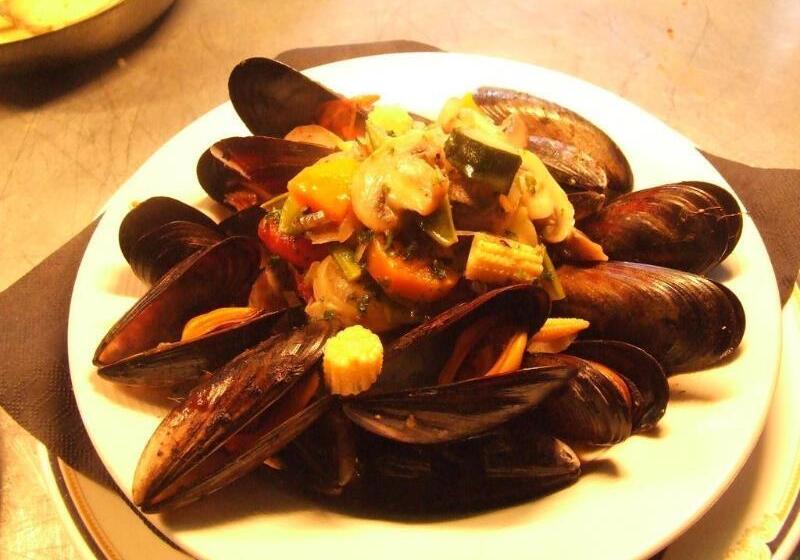 Hillside Hotel & Restaurant