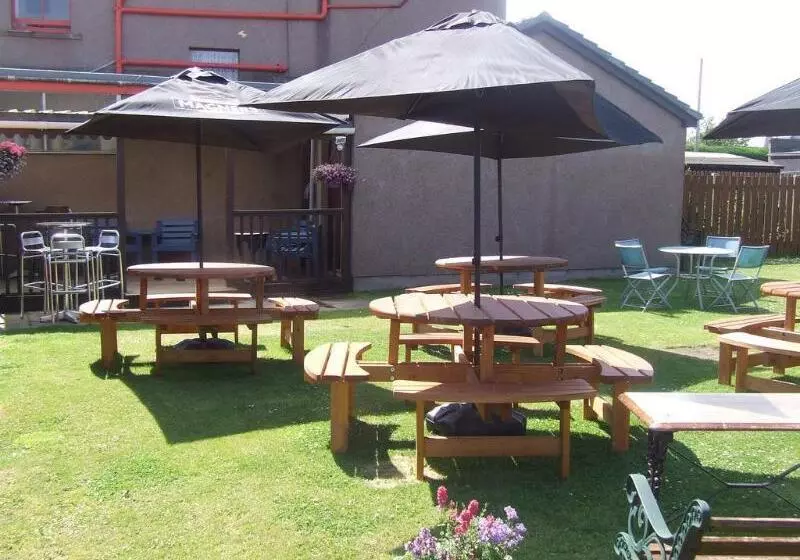 Hillside Hotel & Restaurant