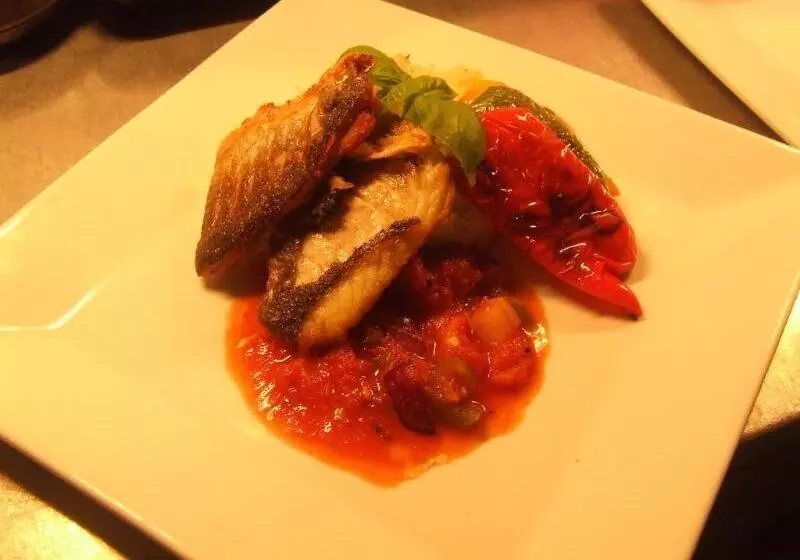 Hillside Hotel & Restaurant