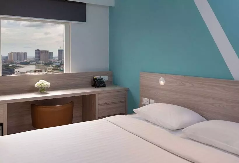 בית מלון כפרי Ibis Budget Phnom Penh Riverside