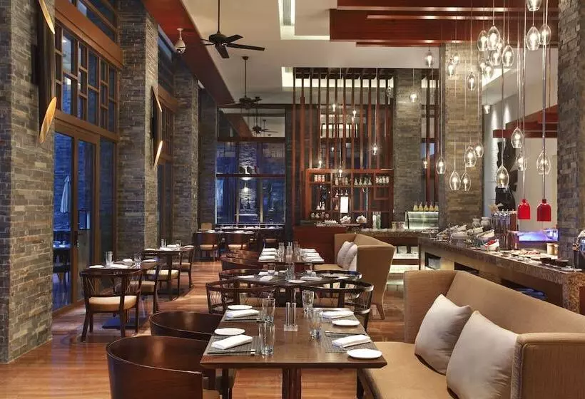 هتل Sheraton Shenzhou Peninsula Resort