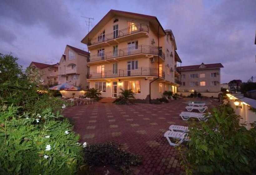 בית מלון כפרי Strana Magnoliy