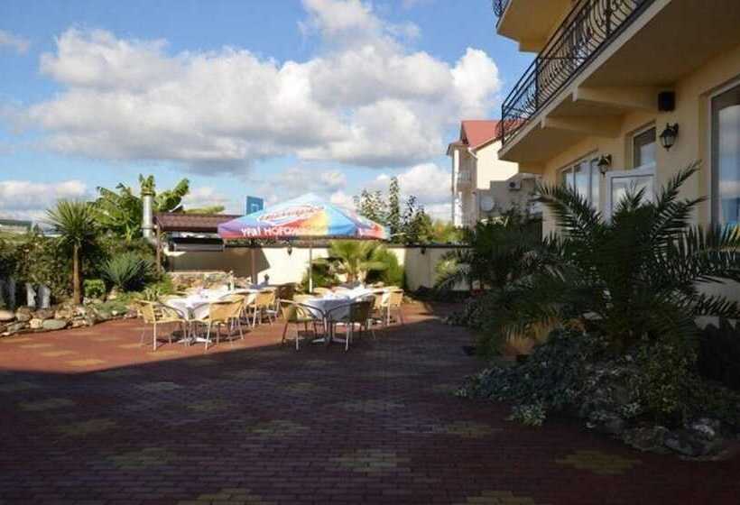 בית מלון כפרי Strana Magnoliy