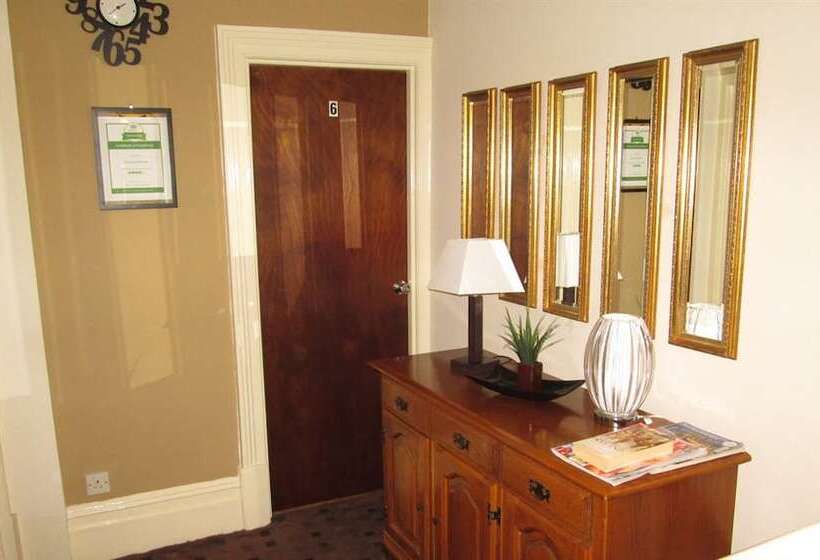 בית מלון כפרי The Garnett