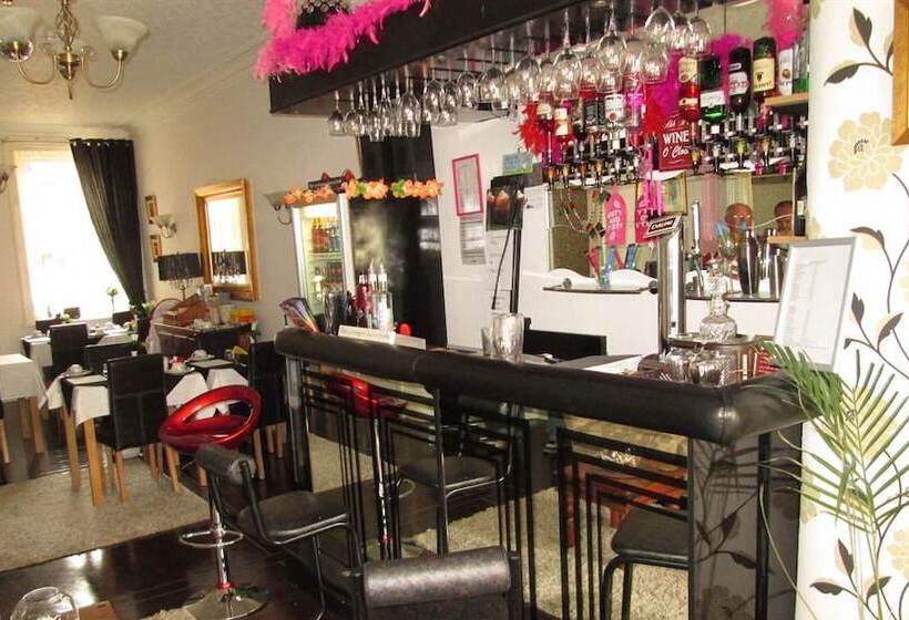 בית מלון כפרי The Garnett