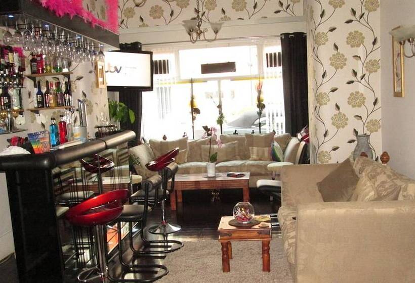 בית מלון כפרי The Garnett