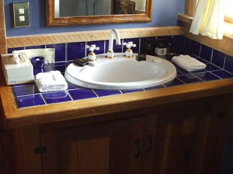 호텔 The River Lodge