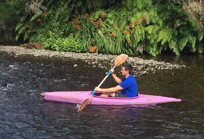 호텔 The River Lodge