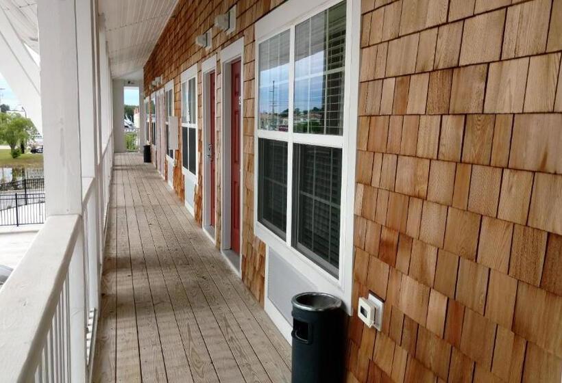 فندق على الطريق Topsail Shores Inn