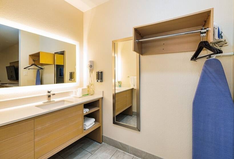 فندق Palace Inn Blue Iah East