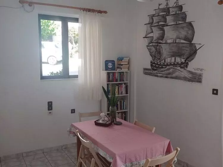 Argiro Studios And Apartments