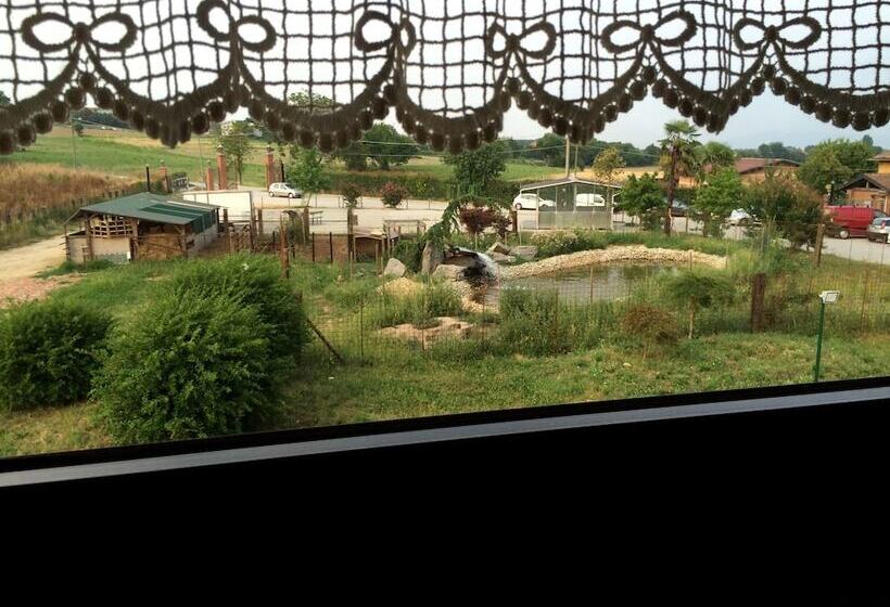 فندق ريفى Agriturismo Cascina Scola