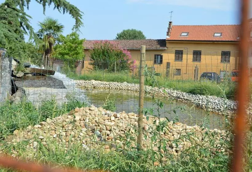 田舎風ホテル Agriturismo Cascina Scola