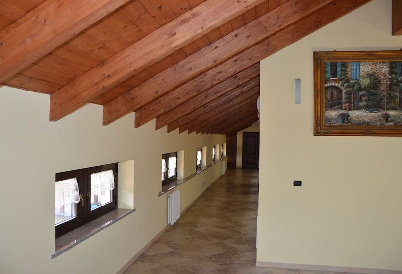 فندق ريفى Agriturismo Cascina Scola