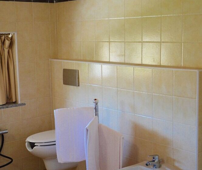 فندق ريفى Agriturismo Cascina Scola