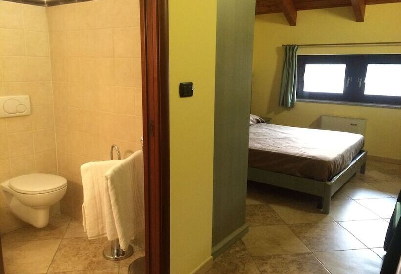 فندق ريفى Agriturismo Cascina Scola