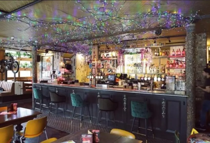 هتل The Cherry Rooms