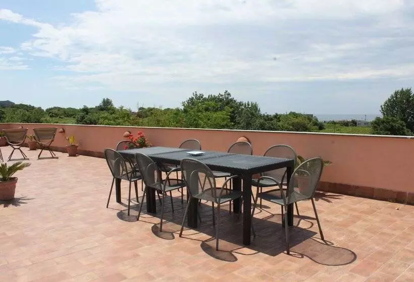 پانسیون Flegrea House   Casa Rosa