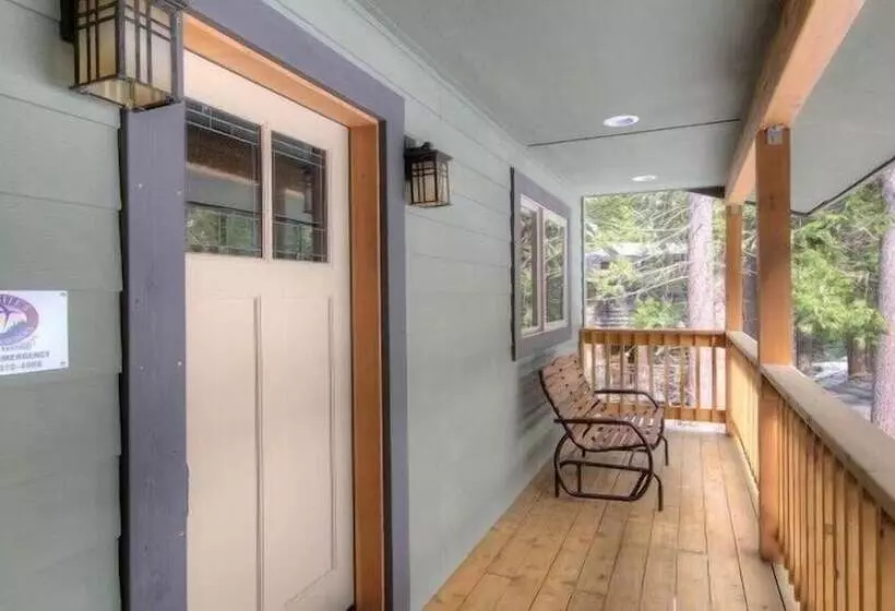 Scenic Wonders Dogwood Manor 3 Bedrooms