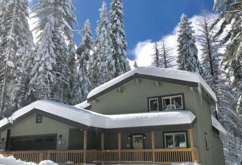 Scenic Wonders Dogwood Manor 3 Bedrooms