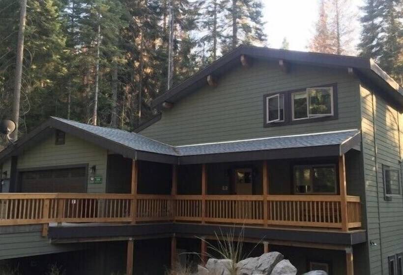 Scenic Wonders Dogwood Manor 3 Bedrooms