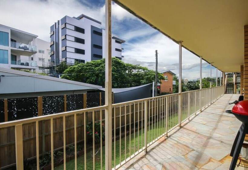 2 Bedroom Apartment On The Gold Coast