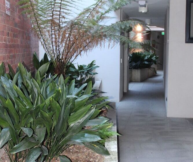 Australian Home Away At Market Square Melbourne