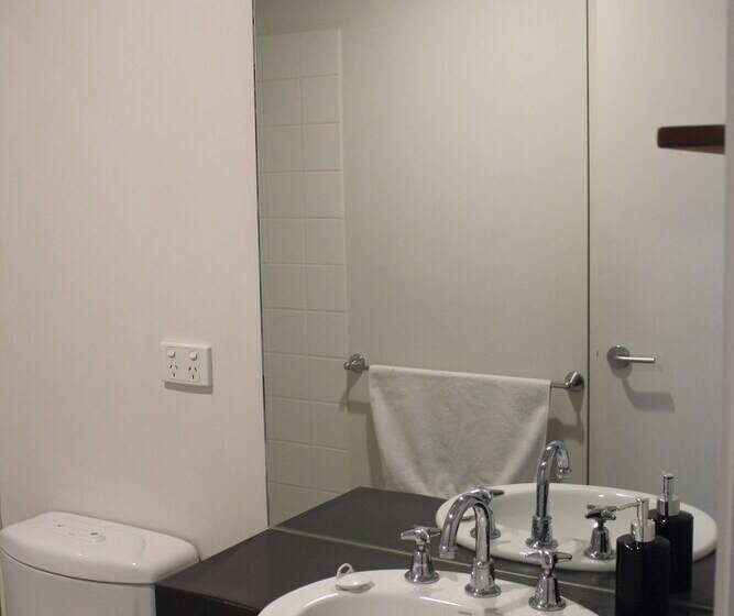 Australian Home Away At Market Square Melbourne