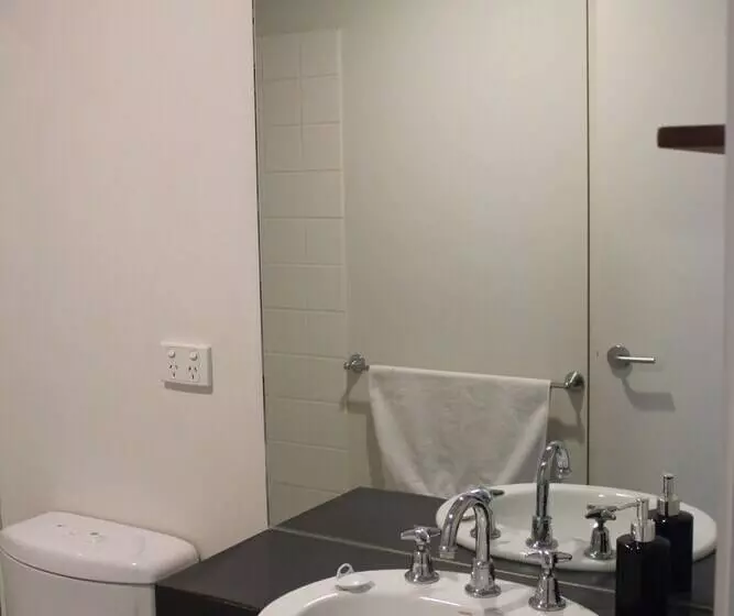 Australian Home Away At Market Square Melbourne