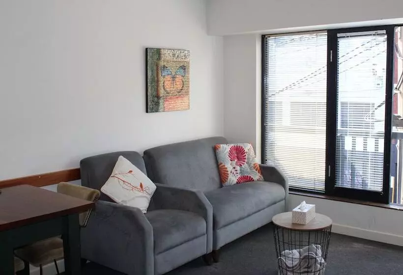 Australian Home Away At Market Square Melbourne