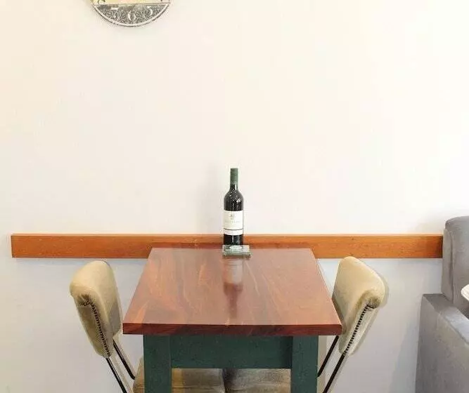 Australian Home Away At Market Square Melbourne