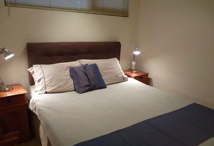 Australian Home Away At Market Square Melbourne