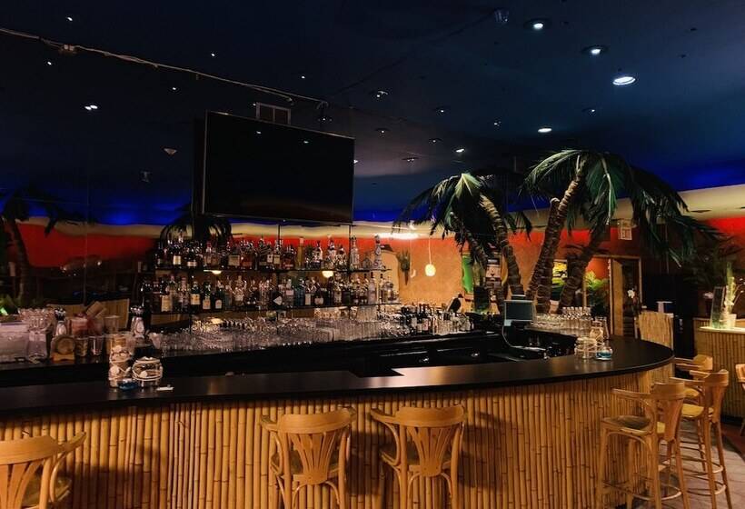 酒店 At The Waldorf