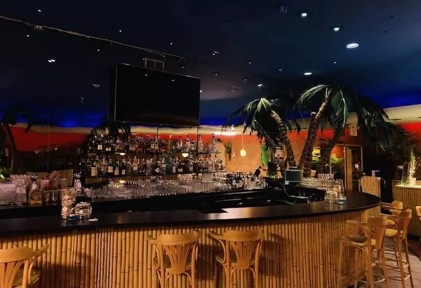 호텔 At The Waldorf