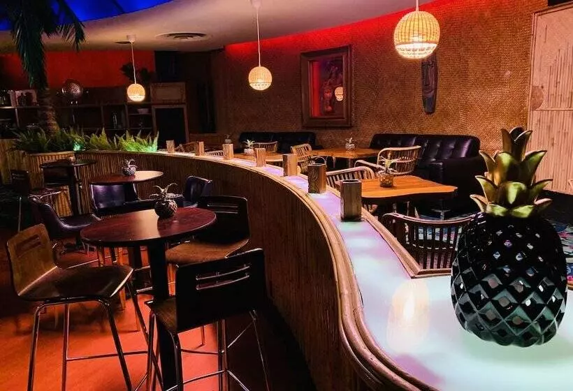 호텔 At The Waldorf