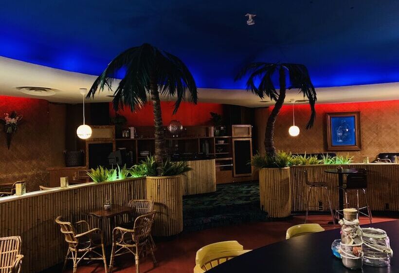 酒店 At The Waldorf