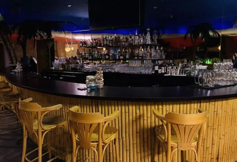 호텔 At The Waldorf