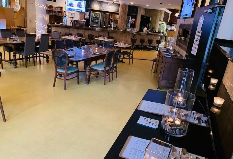 호텔 At The Waldorf