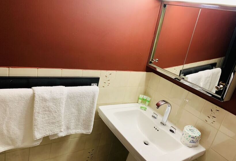 酒店 At The Waldorf