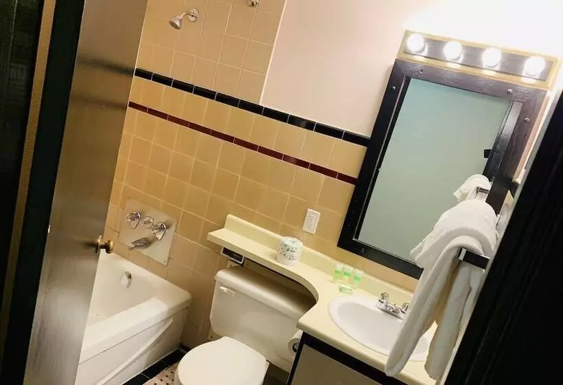 호텔 At The Waldorf