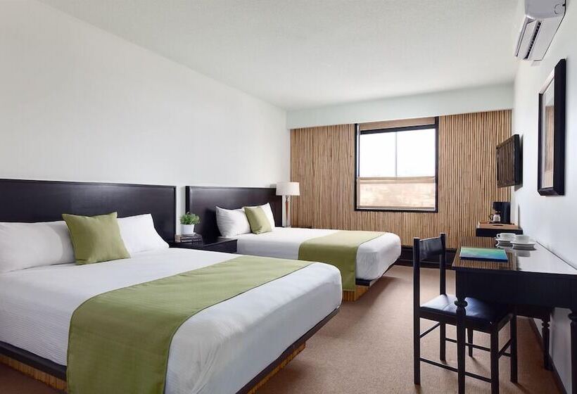 酒店 At The Waldorf