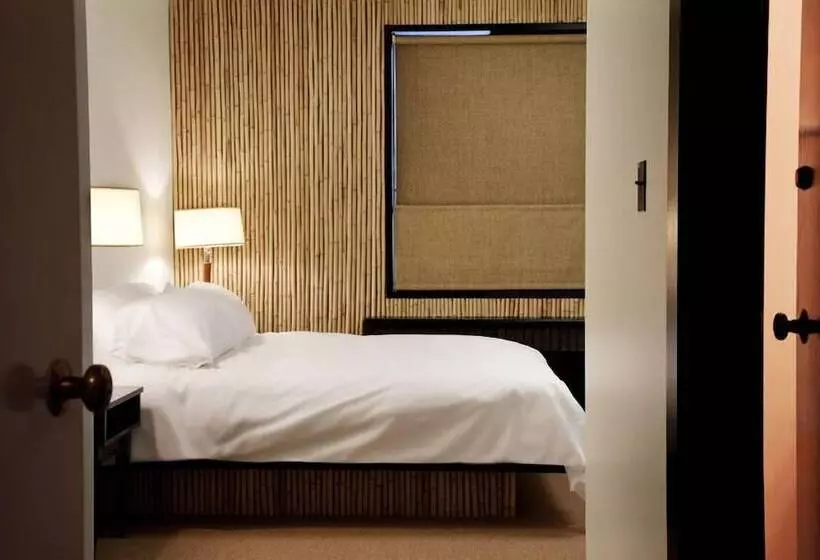 호텔 At The Waldorf