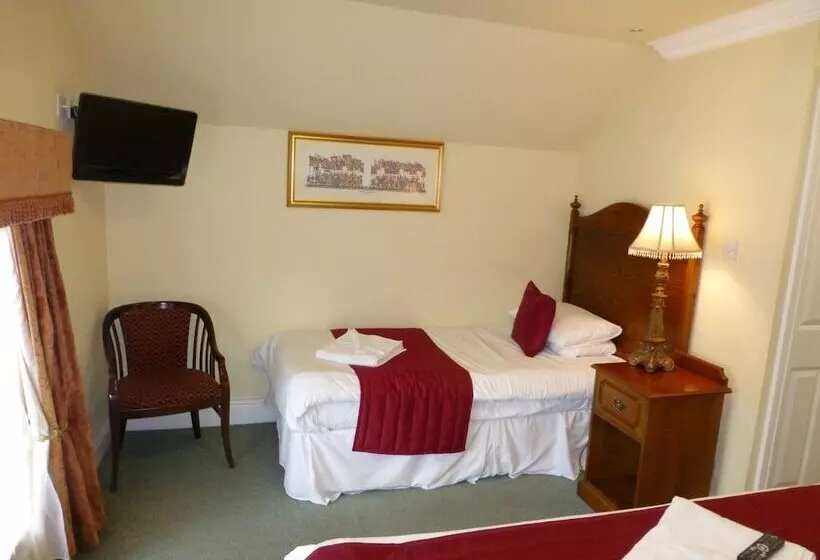 Отель The Atherstone Red Lion