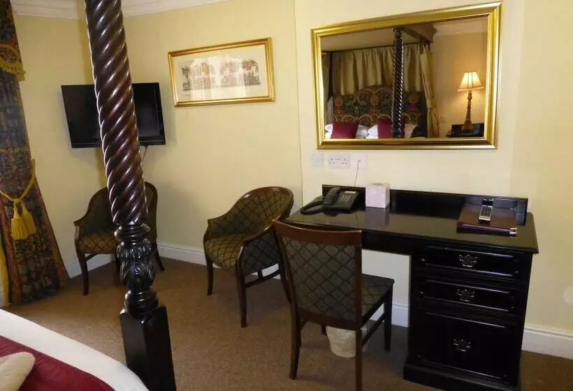 Отель The Atherstone Red Lion