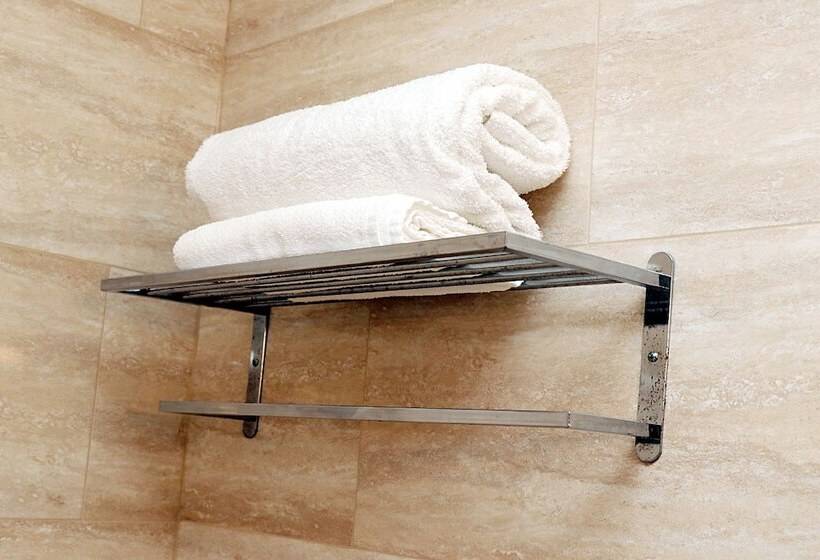 فندق Gatwick Inn