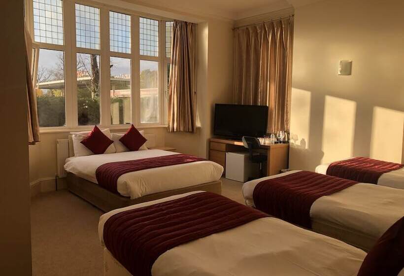 فندق Gatwick Inn